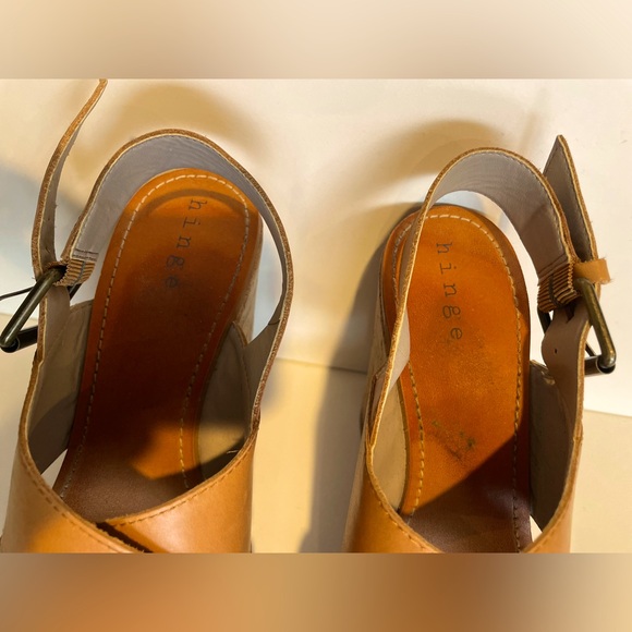 Women’s Wedge Leather Sandals featuring cork heels! 🌟 Women’s size 8 - Picture 3 of 7